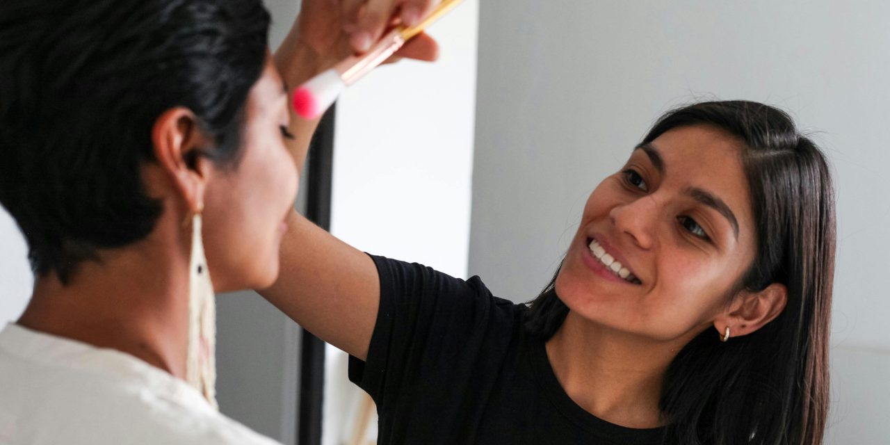 Haare & Make-up – Tratschzeit ist Vertrauenszeit